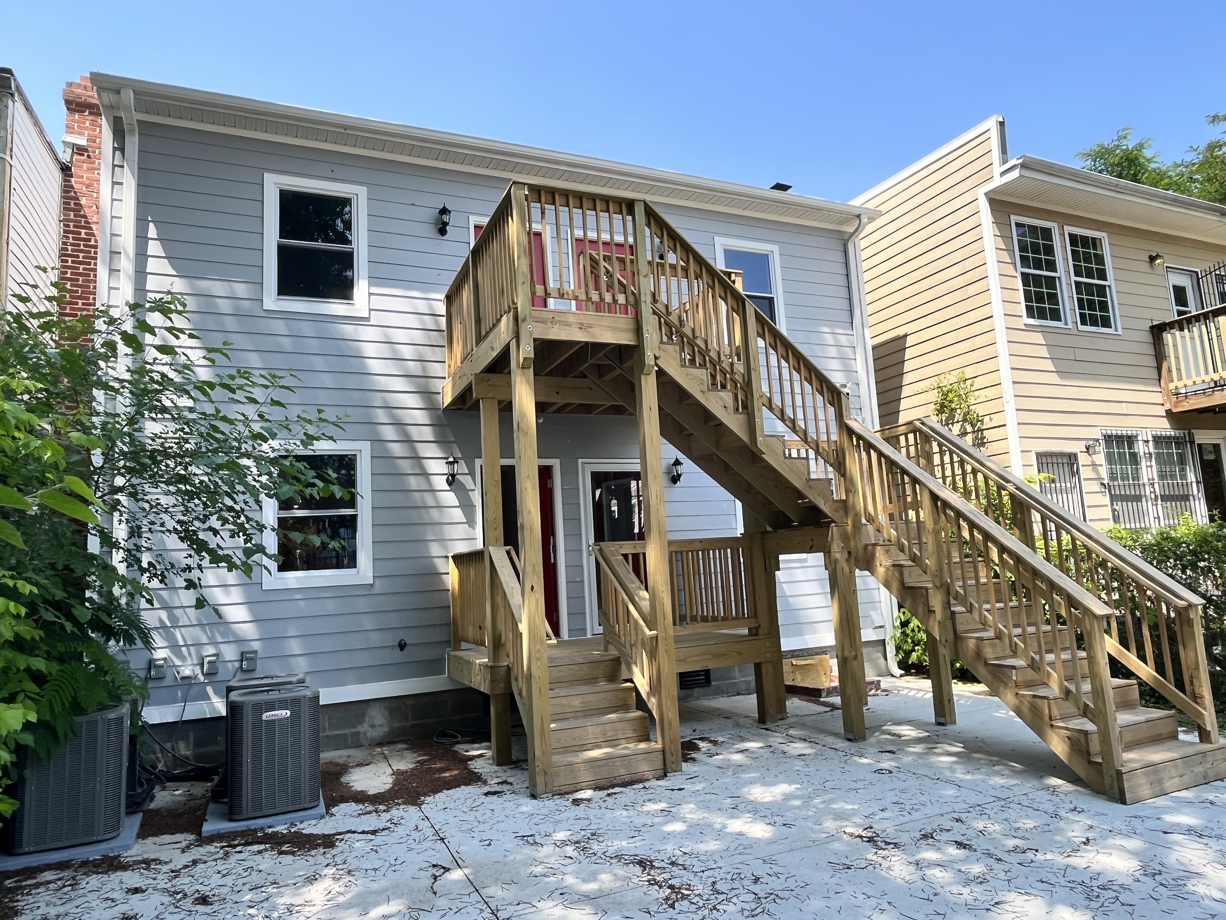 1709 E St NE exterior